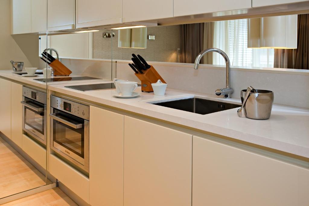 Serviced Boavista Palace Apartment